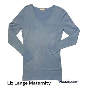Liz Lange Maternity SZ M Woman’s Stylish Baby Blue V-Neck Top/Blouse/Sweater
